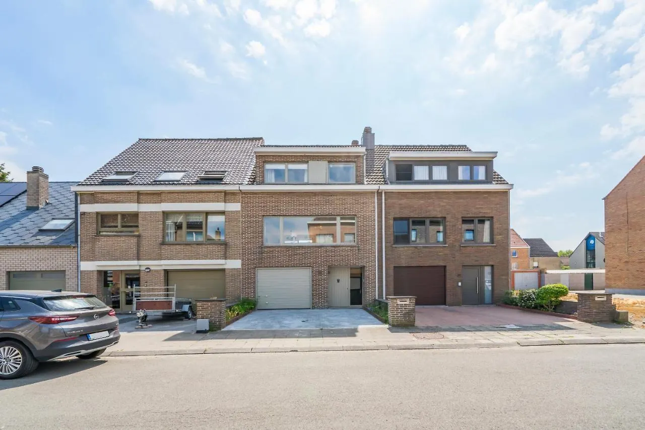 Spacious, Warm And Updated Home W Parking & Garden Bredene 0*,  Belgium