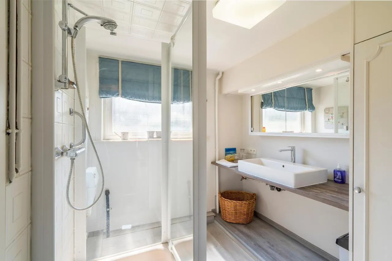 Apartment Spacious, Warm And Updated Home W Parking & Garden Bredene